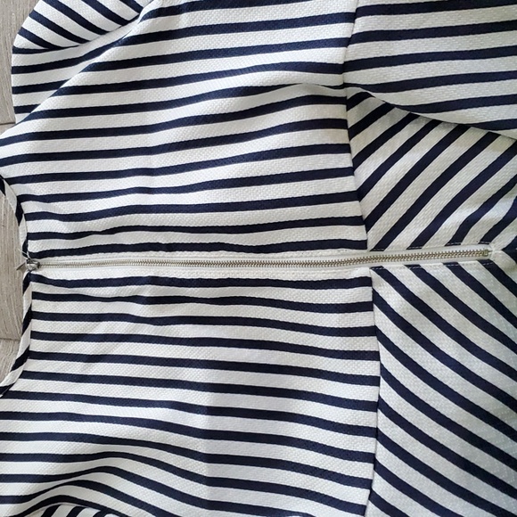 Jessica Simpson maternity- summer top - Picture 3 of 3